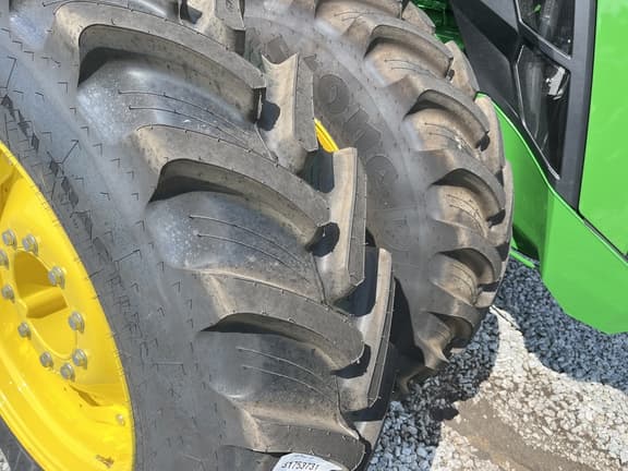 Image of John Deere 8R 370 equipment image 1