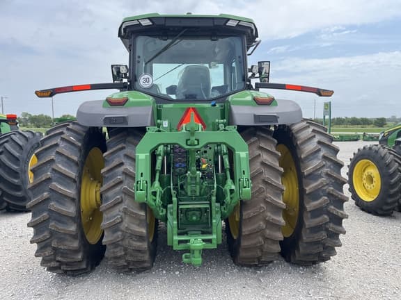 Image of John Deere 8R 370 equipment image 4