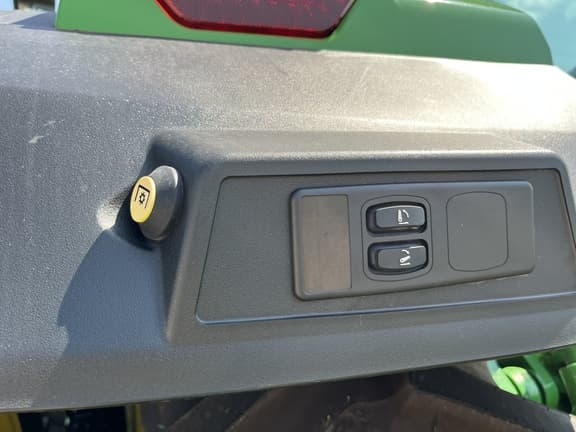 Image of John Deere 8R 370 equipment image 2