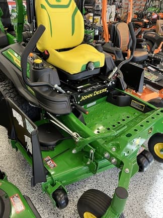 Image of John Deere Z955M equipment image 4