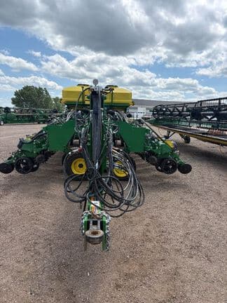 Image of John Deere DB60 equipment image 1