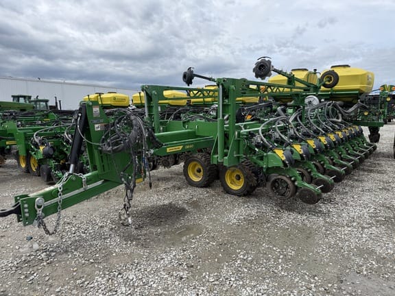 2026 John Deere DB60 Equipment Image0