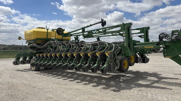 Image of John Deere DB60 equipment image 1