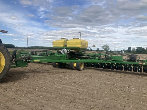 2026 John Deere DB60 Equipment Image0