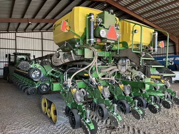 Image of John Deere DB80 equipment image 3
