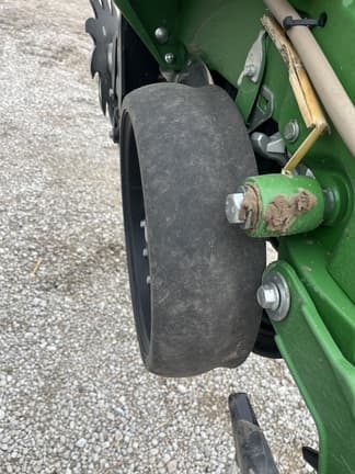 Image of John Deere DR16X equipment image 3
