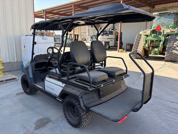 Image of John Deere GX Crew Electric equipment image 2