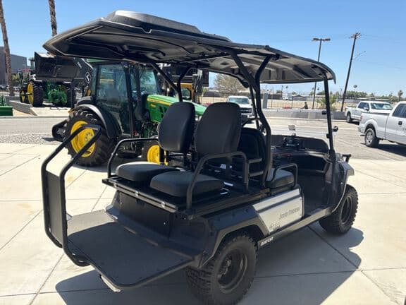 Image of John Deere GX Crew Electric equipment image 4
