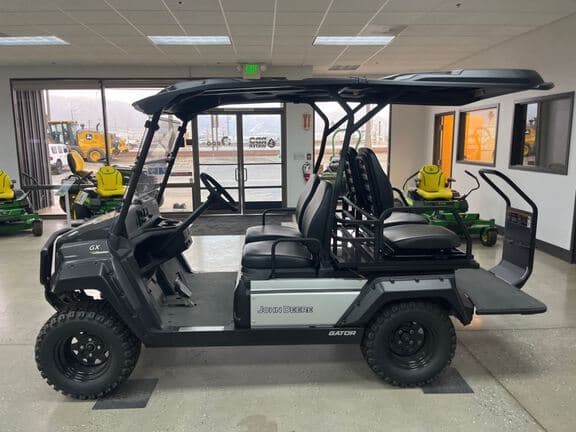 Image of John Deere GX Crew Electric equipment image 1