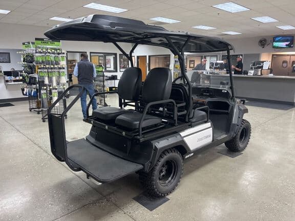 Image of John Deere GX Crew Electric equipment image 4