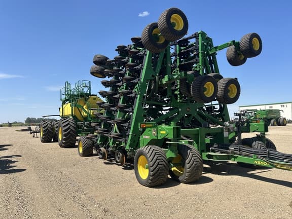 Image of John Deere N560F Primary image