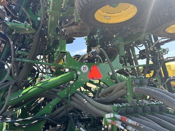 Image of John Deere N560F equipment image 4