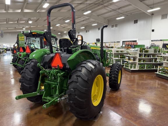 Image of John Deere 5060E equipment image 3