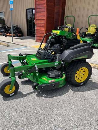 Image of John Deere Q820M equipment image 1