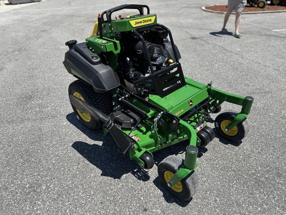 2026 John Deere Q820M Equipment Image0