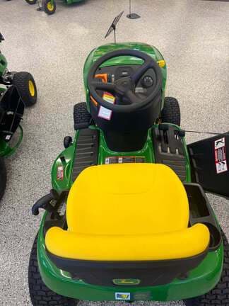 Image of John Deere S110 equipment image 2