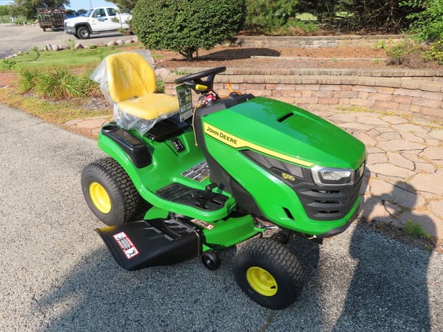 Image of John Deere S110 equipment image 1