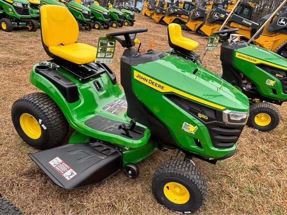 Image of John Deere S110 equipment image 3