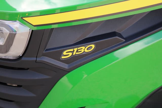 Image of John Deere S130 equipment image 3
