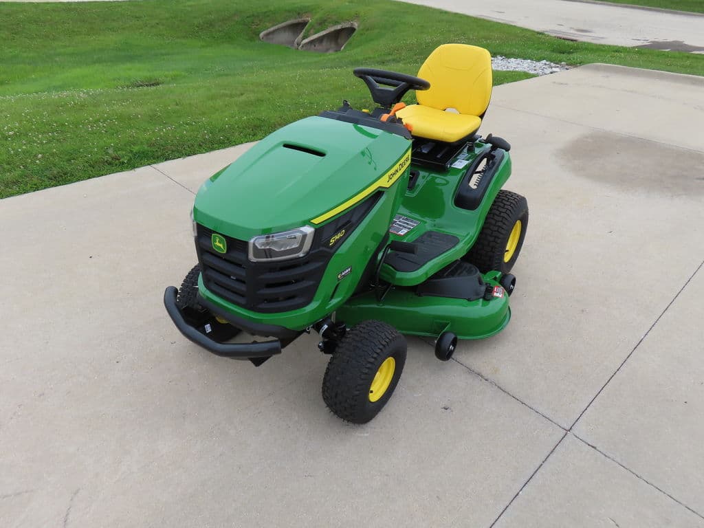 Image of John Deere S140 Primary image