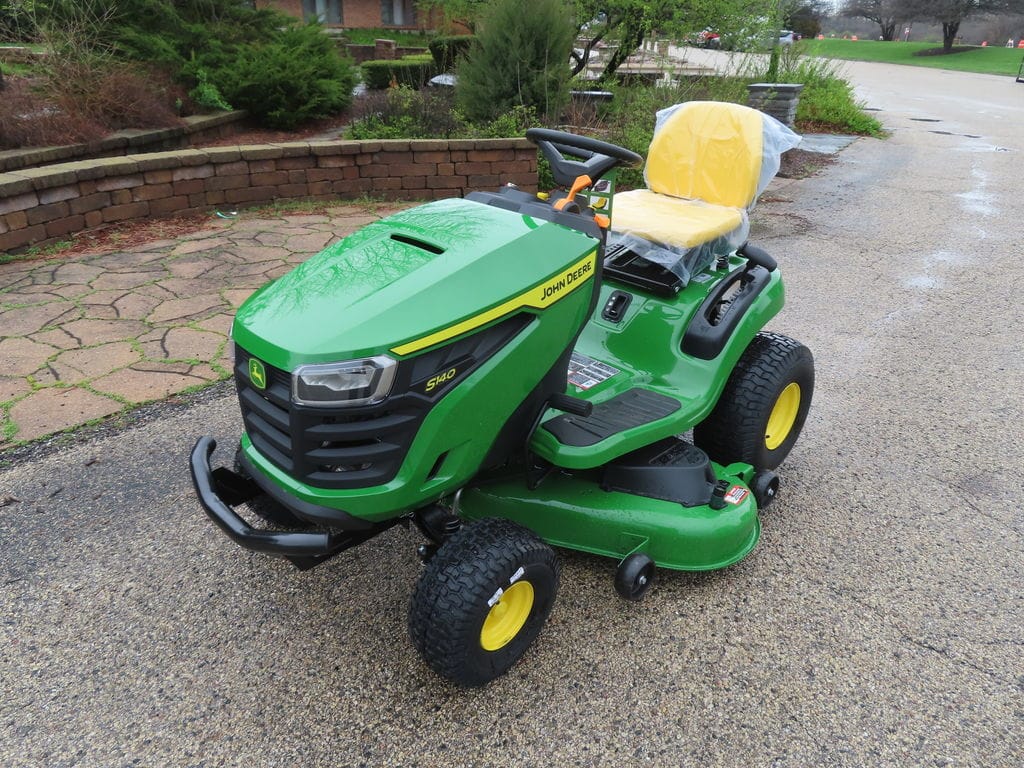 Main image John Deere S140