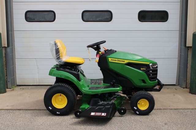 Image of John Deere S140 equipment image 2