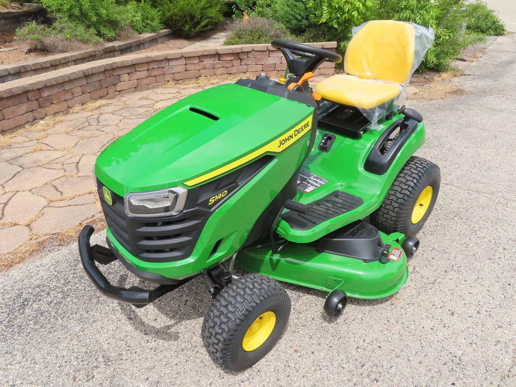 Image of John Deere S140 Primary image