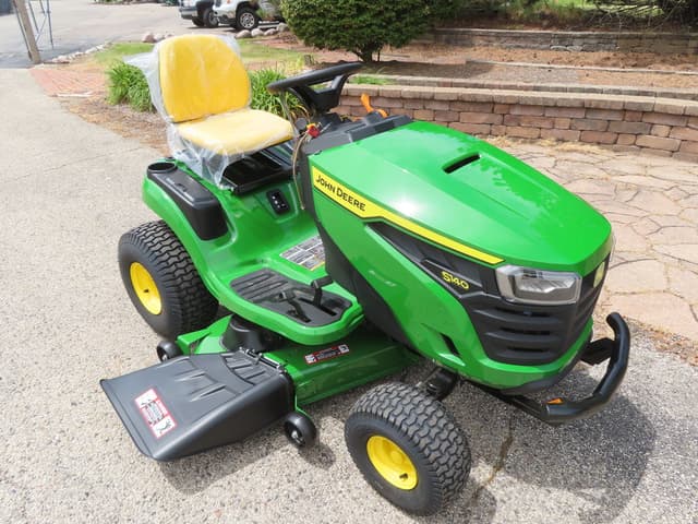 Image of John Deere S140 equipment image 1