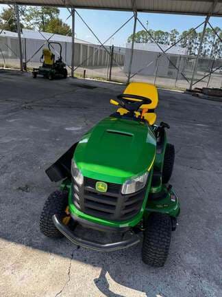 Image of John Deere S220 equipment image 1