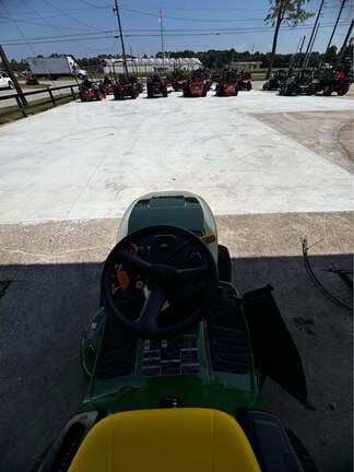 Image of John Deere S220 equipment image 3