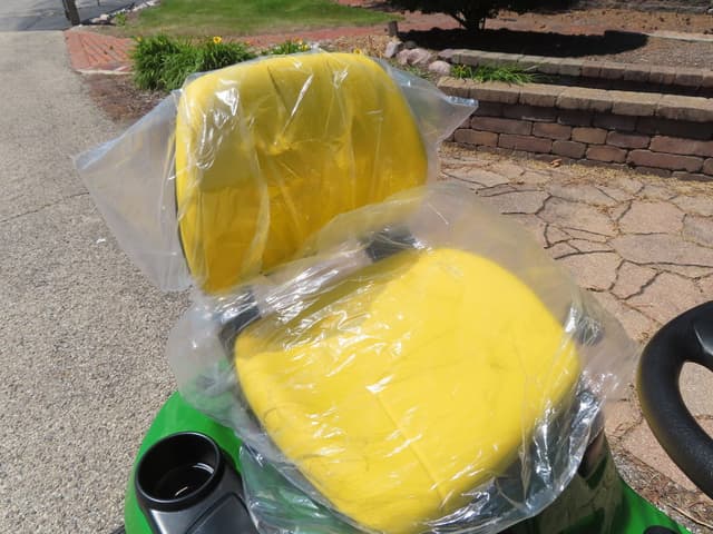 Image of John Deere S220 equipment image 4