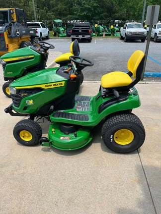 Image of John Deere S220 equipment image 1