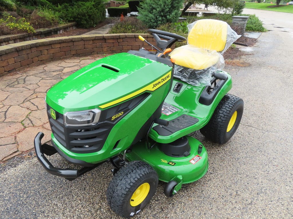 2026 John Deere S220 Equipment Image0