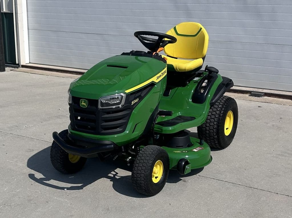 Image of John Deere S240 Primary image