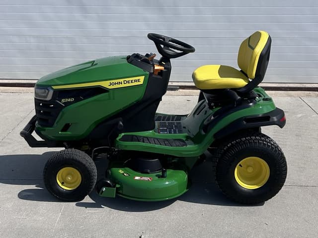 Image of John Deere S240 equipment image 3