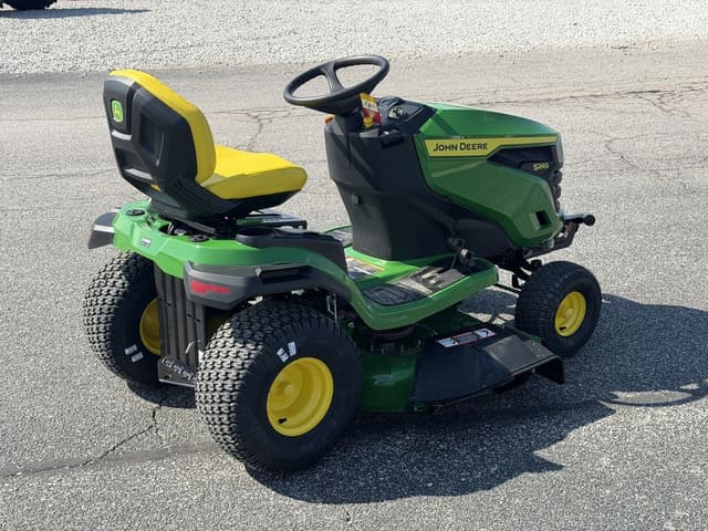 Image of John Deere S240 equipment image 2