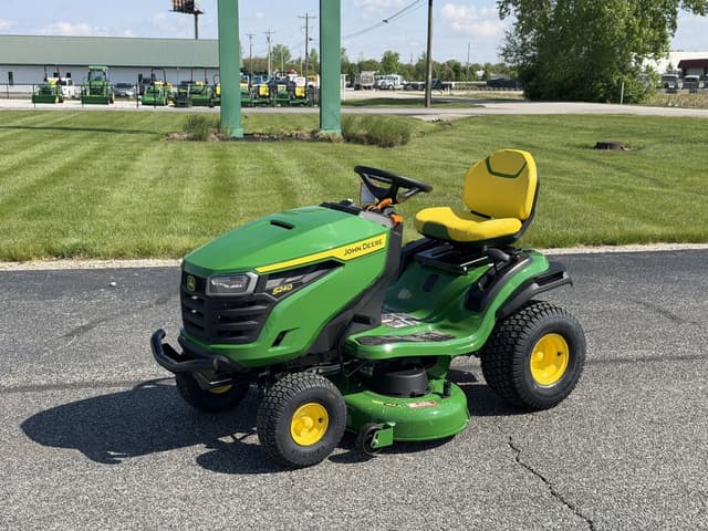 Image of John Deere S240 equipment image 1
