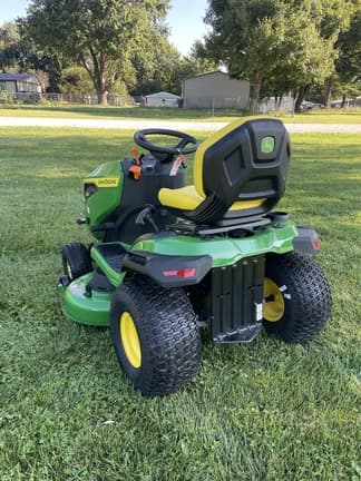 Image of John Deere S240 equipment image 1