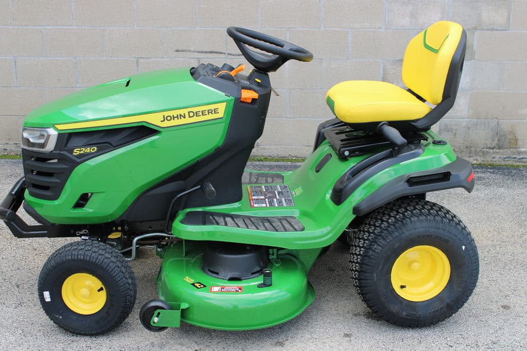 Image of John Deere S240 Primary image
