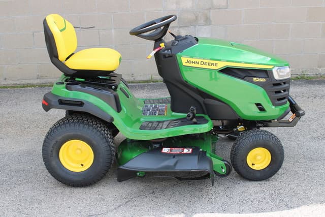 Image of John Deere S240 equipment image 1