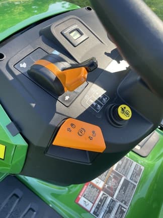 Image of John Deere S240 equipment image 4