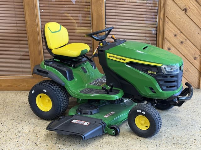 Image of John Deere S240 equipment image 1
