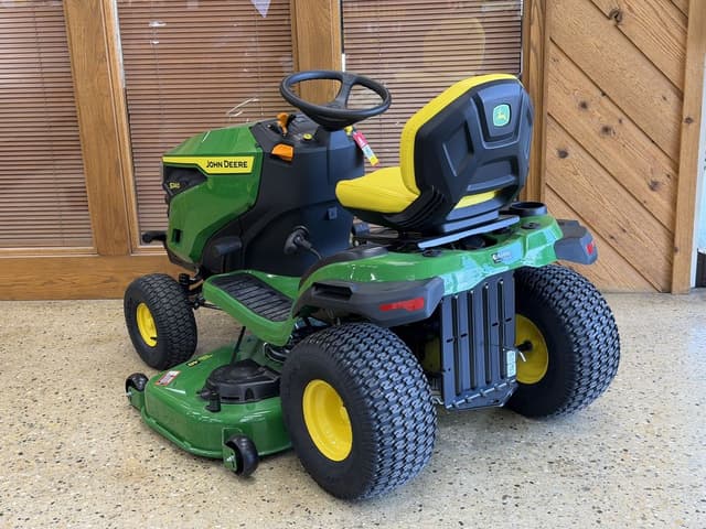 Image of John Deere S240 equipment image 3