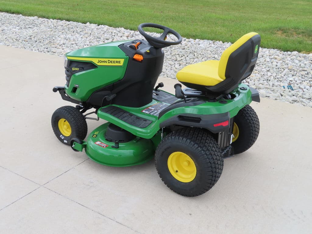 Image of John Deere S240 Image 1