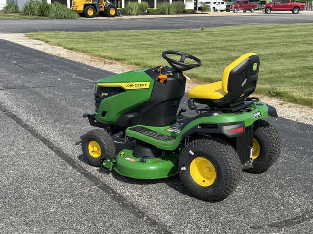 Image of John Deere S240 equipment image 1