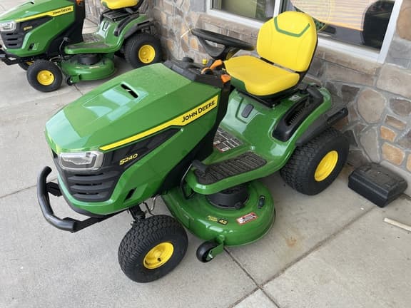 Image of John Deere S240 equipment image 3