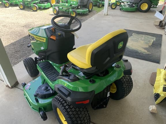 Image of John Deere S240 equipment image 1