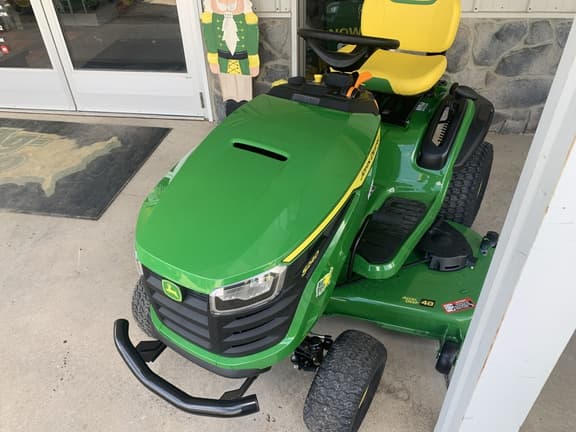 Image of John Deere S240 equipment image 3