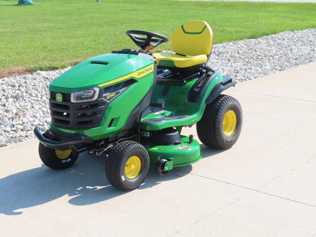 Image of John Deere S240 Image 0