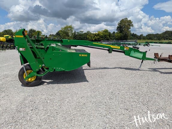 Image of John Deere S300 equipment image 1